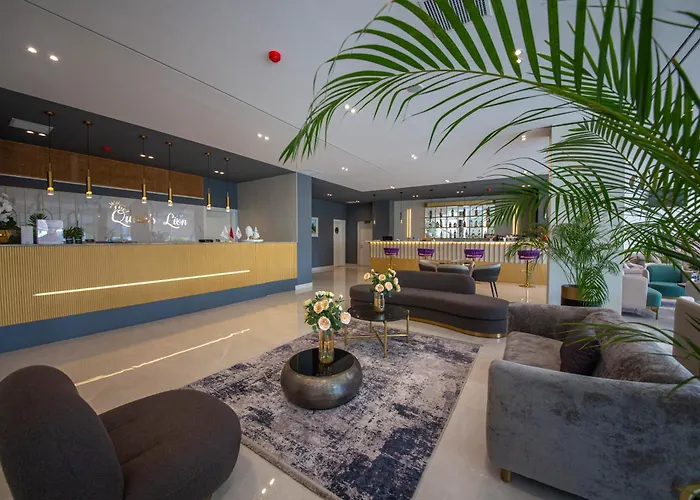 The Queen'S Lion Premium Hotel